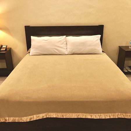 King'S Royale Hotel And Resort Bacolor 外观 照片